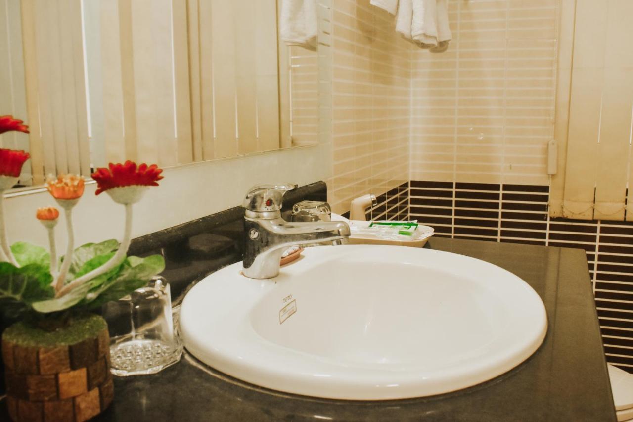 Hue Harmony Hotel Bagian luar foto